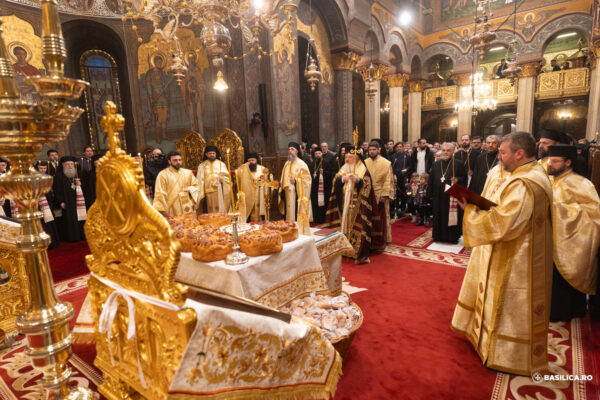 Ultimul parastas pentru cele 16 femei române canonizate. La slujbă au participat și ierarhii Arhiepiscopiei Clujului