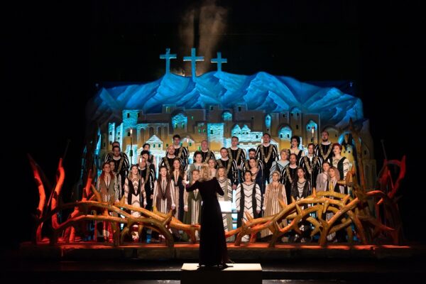 Corul Madrigal prezintă spectacolul „Săptămâna Patimilor” la Cluj-Napoca