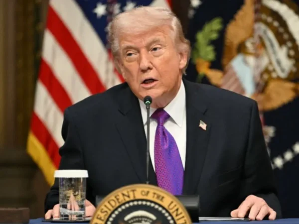 Donald Trump s-a dus în fața alegătorilor și a anunțat că a câștigat războiul din Iran: Iranienii au lansat atacuri puternice pentru a-l contrazice. Petroliere aruncate în aer