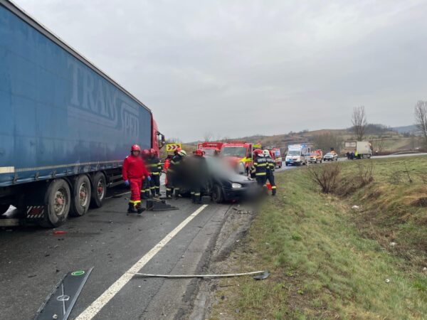 Tragedie în Sânpaul. 5 bărbați au murit într-un accident rutier