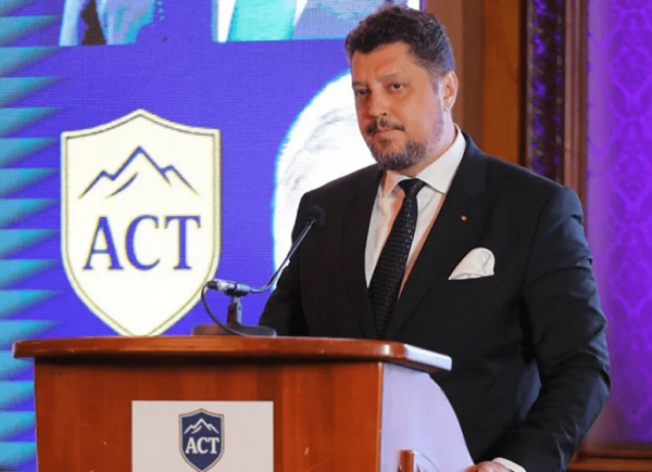 Claudiu Târziu: România trebuie să sprijine pacea, nu să intre în lanțul de comandă al unui război (Video)