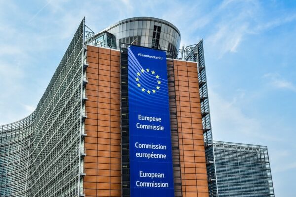 „Fabricat în Europa” – Comisia Europeană relansează industria locală