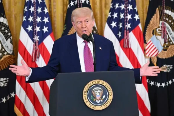 Sute de mii americani părăsesc SUA