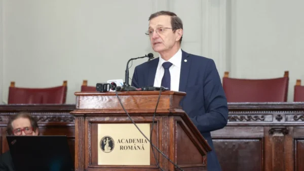 Prof. Ioan-Aurel Pop: O societate sănătoasă e o societate conservatoare în măsura în care apără valorile din trecut