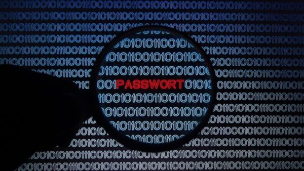 Cum putem ține minte 20 de parole diferite? Sfaturi de securitate online de la un expert IT