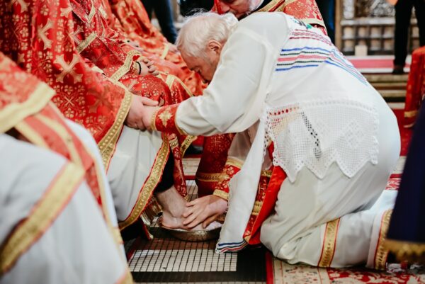 Mitropolitul Andrei a sâvârșit Liturghia din Joia Mare și rânduiala spălării picioarelor la Catedrala Mitropolitană din Cluj-Napoca 