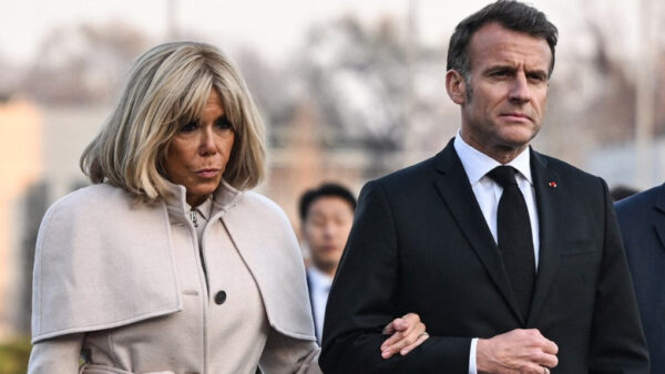 Macron îi dă replica lui Trump, după ce președintele american a spus că este „maltratat de soție”