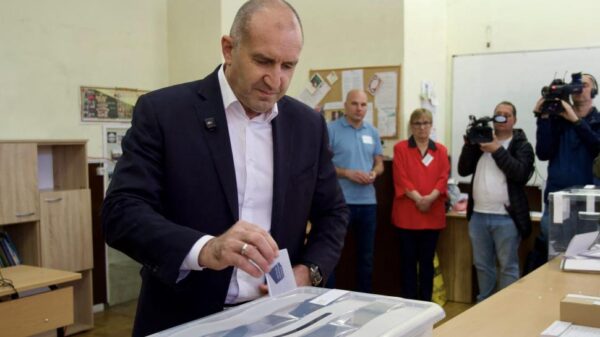 Coaliția suveranistă condusă de fostul președinte Rumen Radev câștigă alegerile legislative din Bulgaria