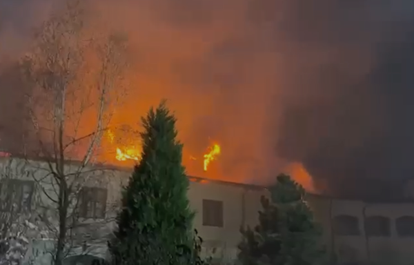 Incendiu puternic în Noaptea de Înviere la Mănăstirea Bistrița din Vâlcea. O mănăstire simbol a ortodoxiei naționale