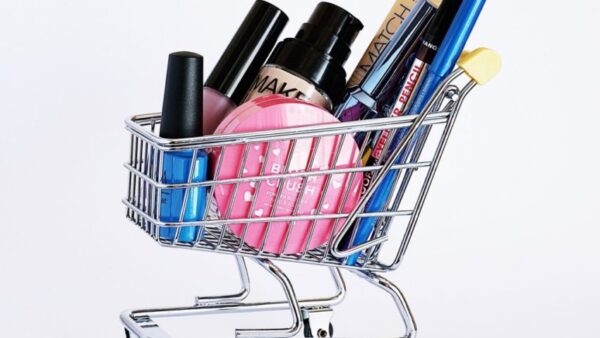 Războiul din Iran lovește industria cosmetică