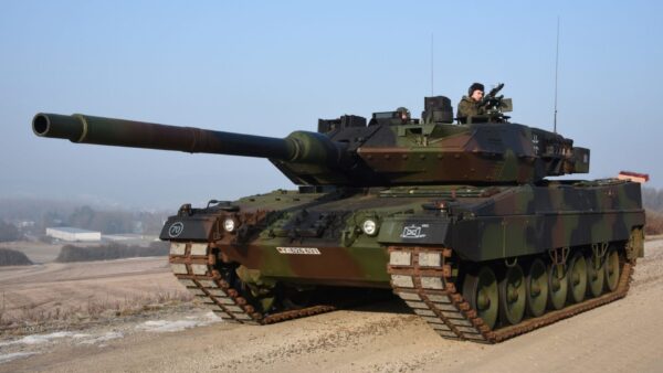 MApN anunță că a semnat noi contracte de achiziții, prin SAFE, de aproximativ 2,5 miliarde de euro cu nemții de la Rheinmetall. Nemții iau tot