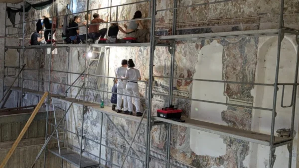 Studenți din șapte țări vor restaura cea mai mare frescă medievală din Transilvania