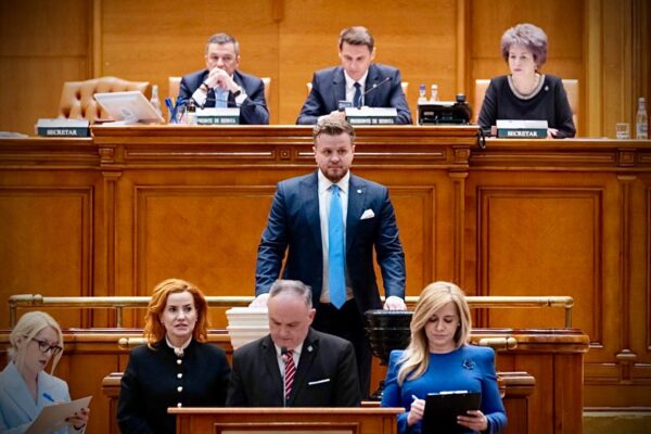 Deputat Robert Alecu (ACT): Astăzi, în Parlament, s-a votat pentru căderea Guvernului Bolojan