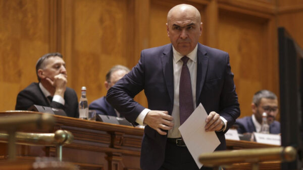 Guvernul Ilie Bolojan a căzut. Moțiunea de cenzură PSD – AUR a fost adoptată. Era de așteptat