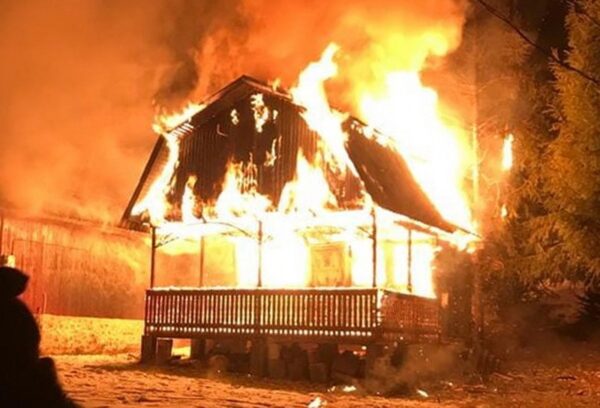 Bărbat arestat după ce a dat foc intenționat unei cabane din Cluj-Napoca