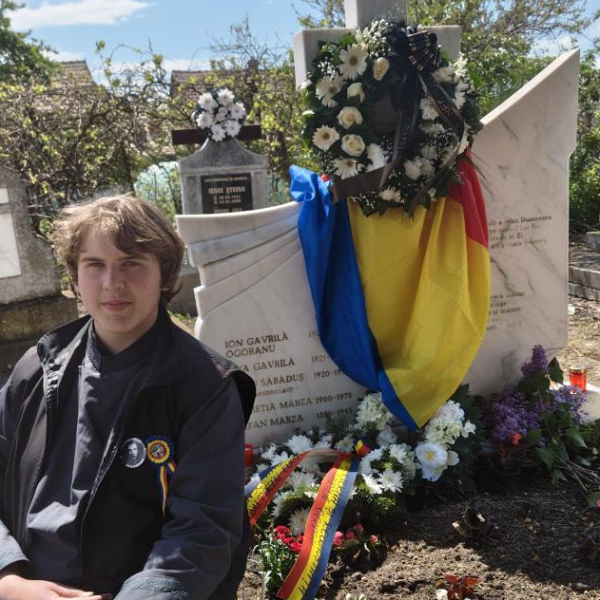Despăgubiri de 26.000 euro pentru elevul exmatriculat pentru legionarism