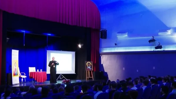 Clujeanul Pr. Stelian Tofană a susținut o conferință la Sala Dalles: Familia este provocată astăzi din toate părțile