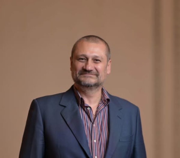 Doctor Adrian Cacovean: Săltarea avocatului Mihai Rapcea pentru cărți de Eminescu, Goga și Ilie Lăcătușu este un semnal major de alarmă