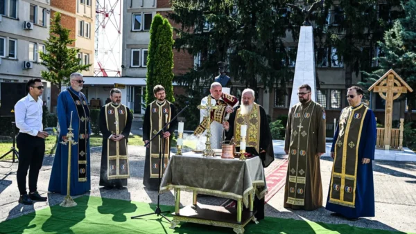 Moment aniversar la Baza 71 Aeriană: Mitropolitul Andrei a sfințit un ansamblu monumental dedicat eroilor aerului