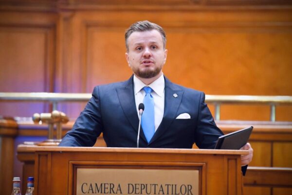 Deputat Robert Alecu (ACT): Cine câștigă când tu nu votezi?