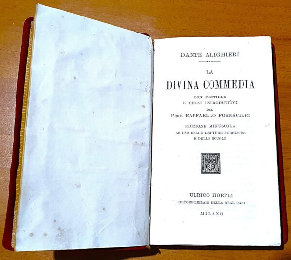 Expoziția inedită de carte online: “«La divina comedia» de Dante Alighieri în Biblioteca poetului Octavian Goga de la Muzeul din Ciucea”