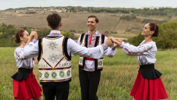 Autoritățile din Republica Moldova analizează înscrierea Horei satului pe lista patrimoniului cultural imaterial UNESCO