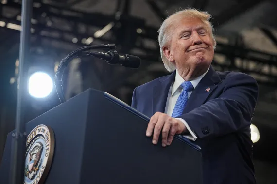 Trump amenință că va bombarda Omanul, aliatul SUA, dacă acesta „stă în cale” încheierii războiului