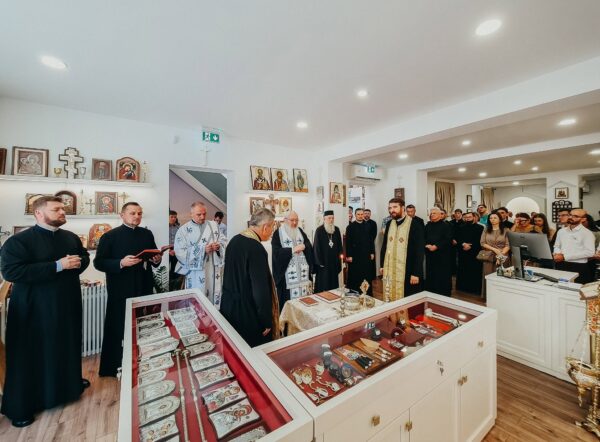 Inaugurarea Galeriei Renașterea, un nou spațiu destinat expunerii și comercializării icoanelor și obiectelor de cult la Cluj