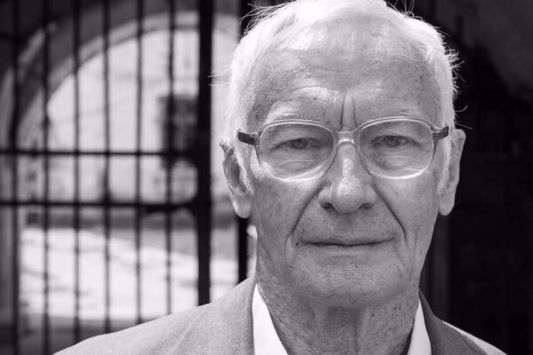 Brazii se frâng, dar nu se îndoiesc. Octav Bjoza, președinte al Asociației Foștilor Deținuți Politici Români, împlinește 88 de ani. Sănătate și mântuire!