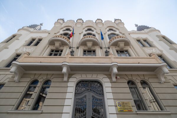 Prefectura Cluj revine în clădirea Palatului Administrativ, reabilitată cu fonduri din PNRR