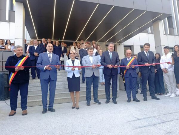 FOTO/ Inaugurarea Centrului de Neurochirurgie și Patologie Cerebro-Vasculară al SCJU Cluj în prezența premierului Ilie Bolojan și a ministrului Sănătății, Cseke Attila