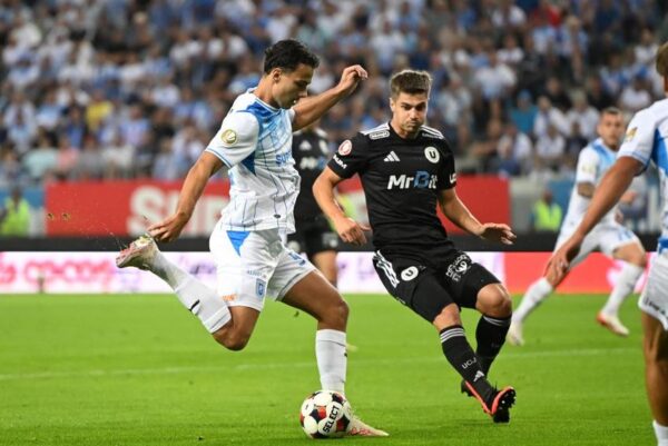 Universitatea Craiova, a învins luni seara, pe teren propriu, scor 4-0, gruparea vicecampioană, Universitatea Cluj