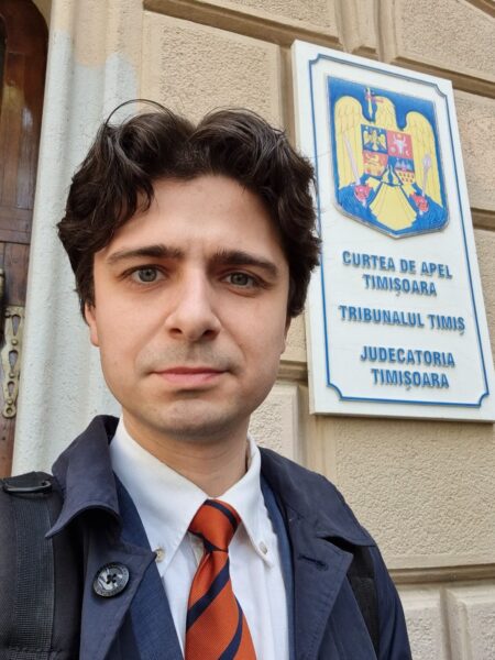 O victorie de etapă: Tribunalul Arad a respins cererea de eliminare a plăcii cu versurile lui Radu Gyr (poezia Imn morților) de la Monumentul Rezistenței Anticomuniste de la Pădurea Verde din Timișoara.