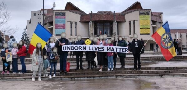 UNBORN LIVES MATTER – de la acțiunea de stradă la acțiunea caritabilă