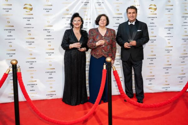 Mihaela Johnny și Johnny Ciatlos-Deak – două conștiințe ale culturii române în diaspora