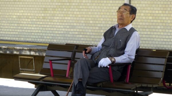 Japonia trece pentru prima dată de 100.000 de centenari. Ei trăiesc bine și liniștit