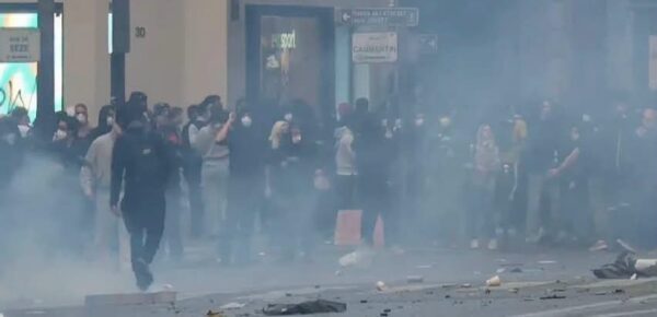 ARDE EUROPA! FRANȚA A CĂZUT! IMPORȚI AFRICA, TE TRANSFORMI IN AFRICA!