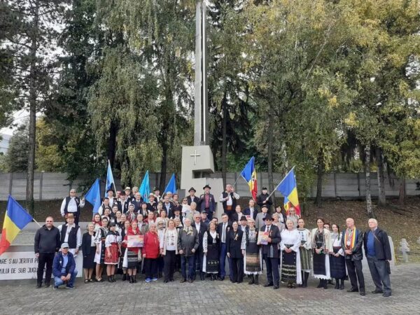 Societatea Cultural-Patriotică Avram Iancu a celebrat Ziua Eliberării Clujului cu Marșul Recunoștinței eroilor neamului