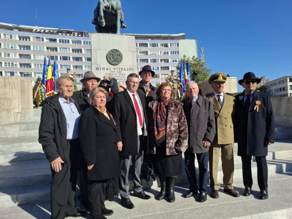 Ziua Armatei Române a fost sărbătorită la Cluj-Napoca. Societatea Cultural-Patriotică Avram Iancu prezentă la eveniment