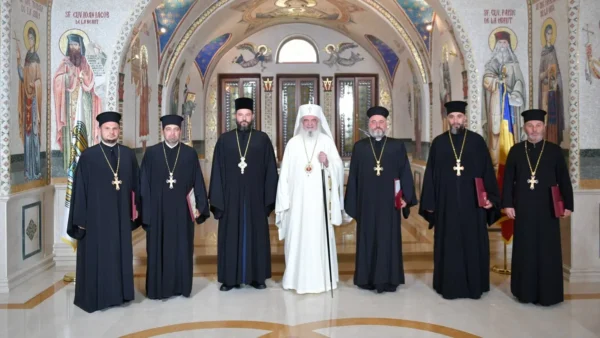 Patriarhul Daniel a primit în vizită o delegație de clerici din Episcopia Daciei Felix. Model de românism în Valea Timocului
