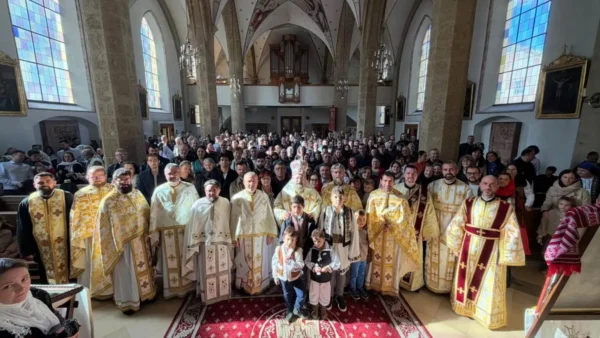 Peste 500 de pelerini i-au cinstit pe Sfinții Mărturisitori Ardeleni la Kufstein. Eroi ai ortodoxiei
