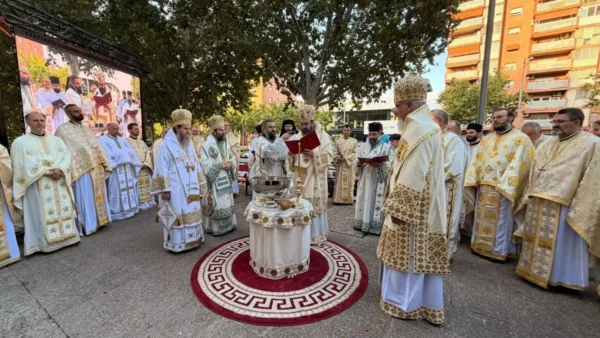 Biserica unei comunități românești din Spania a fost sfințită: Să nu intrăm în ea fără să ieșim mai plini de iubire